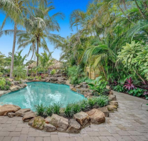 New Waterfront Oasis Mins Beach, Eats, Shop